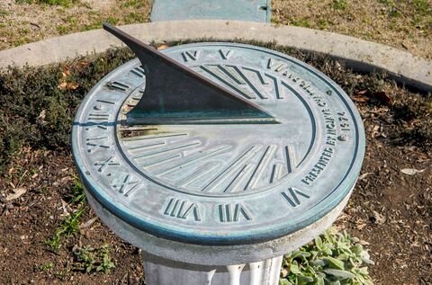 cadran solaire montre heure