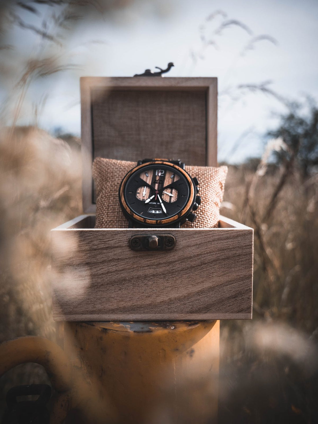 Montre en bois The Wood Stock dans son coffret ouvert, prête à offrir
