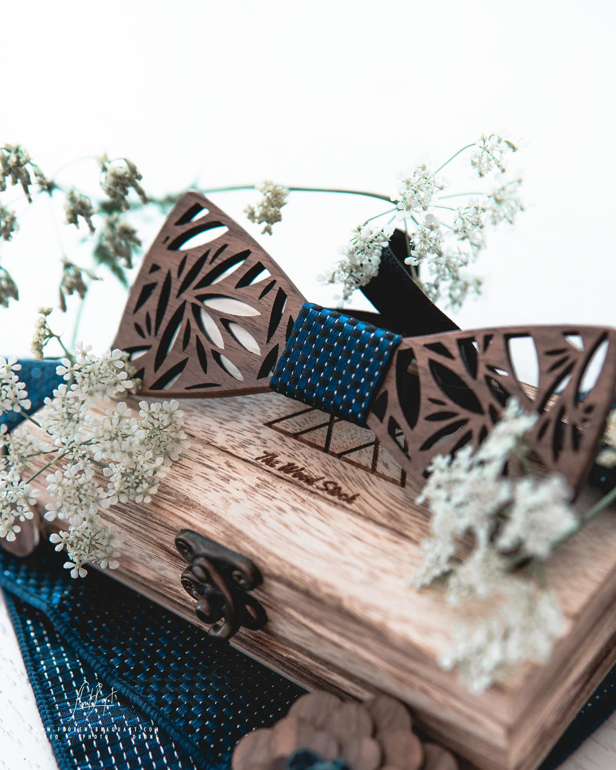 Nœud papillon en bois : l'accessoire de caractère pour un style unique