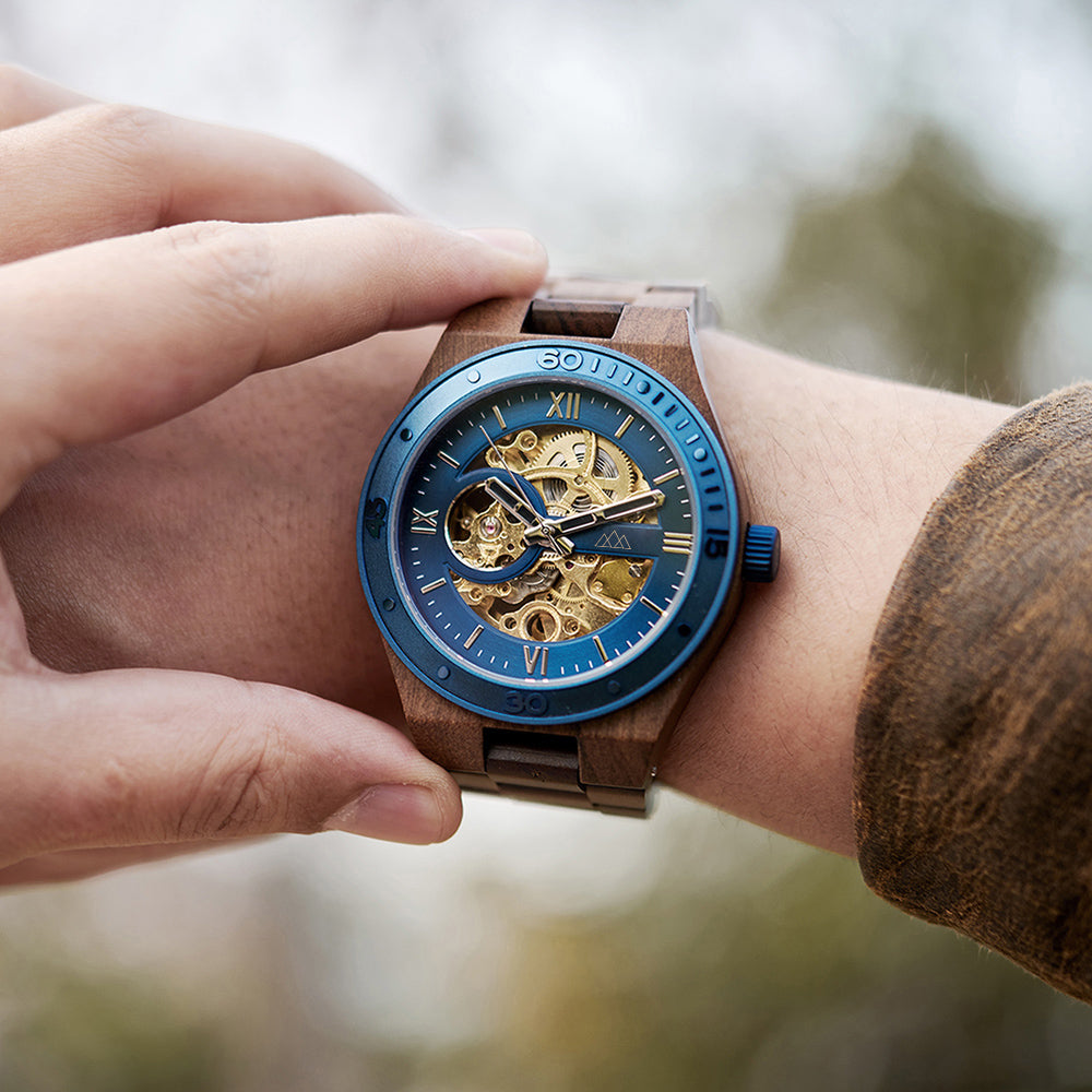 montre en bois mécanique