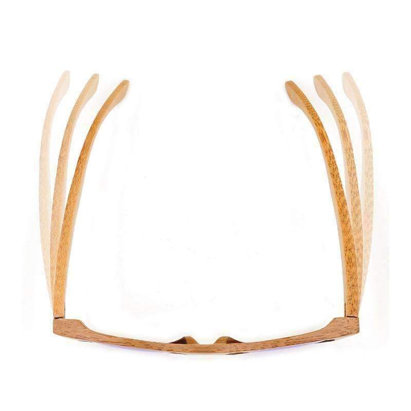 Lunettes en bois wayfarer Bambou Vert, vue 2 sur fond blanc