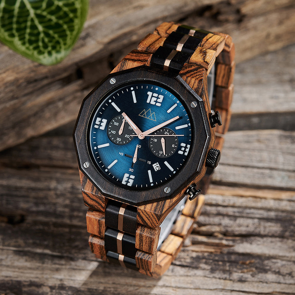 Montre homme bois cadran bleu chronographe Benilit en situation, photo 3