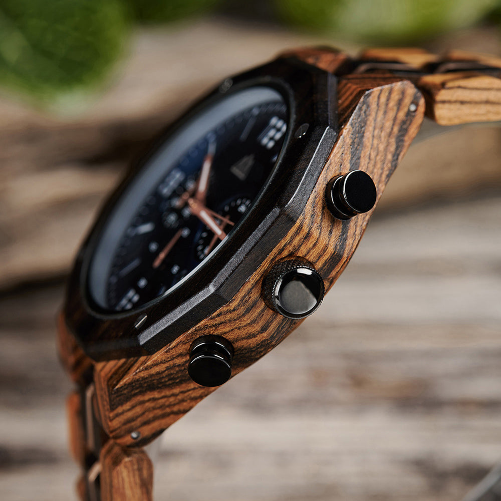 Montre homme bois cadran bleu chronographe Benilit en situation, photo 4