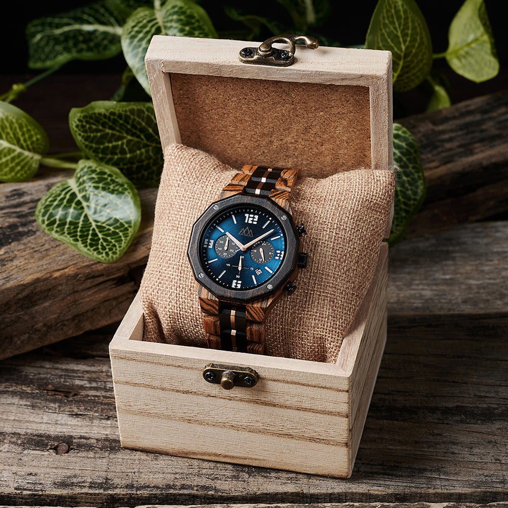 Montre homme bois cadran bleu chronographe Benilit en situation, photo 5