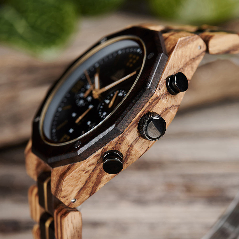 Montre homme bois cadran noir chronographe Puliar en situation, photo 4