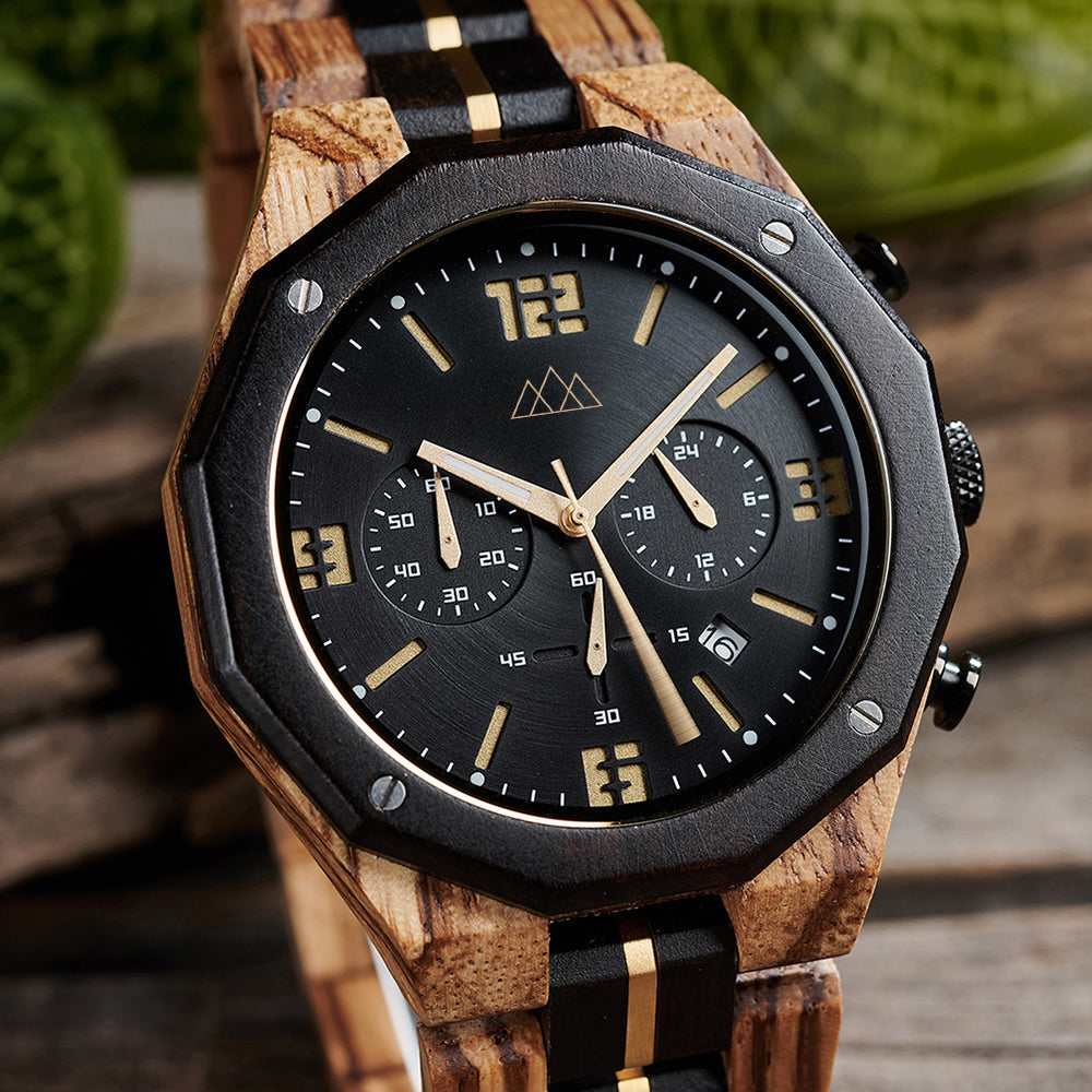 Montre homme bois cadran noir chronographe Puliar en situation