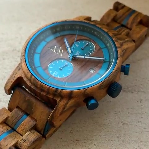 Montre en bois Brooklyn Azur en vidéo