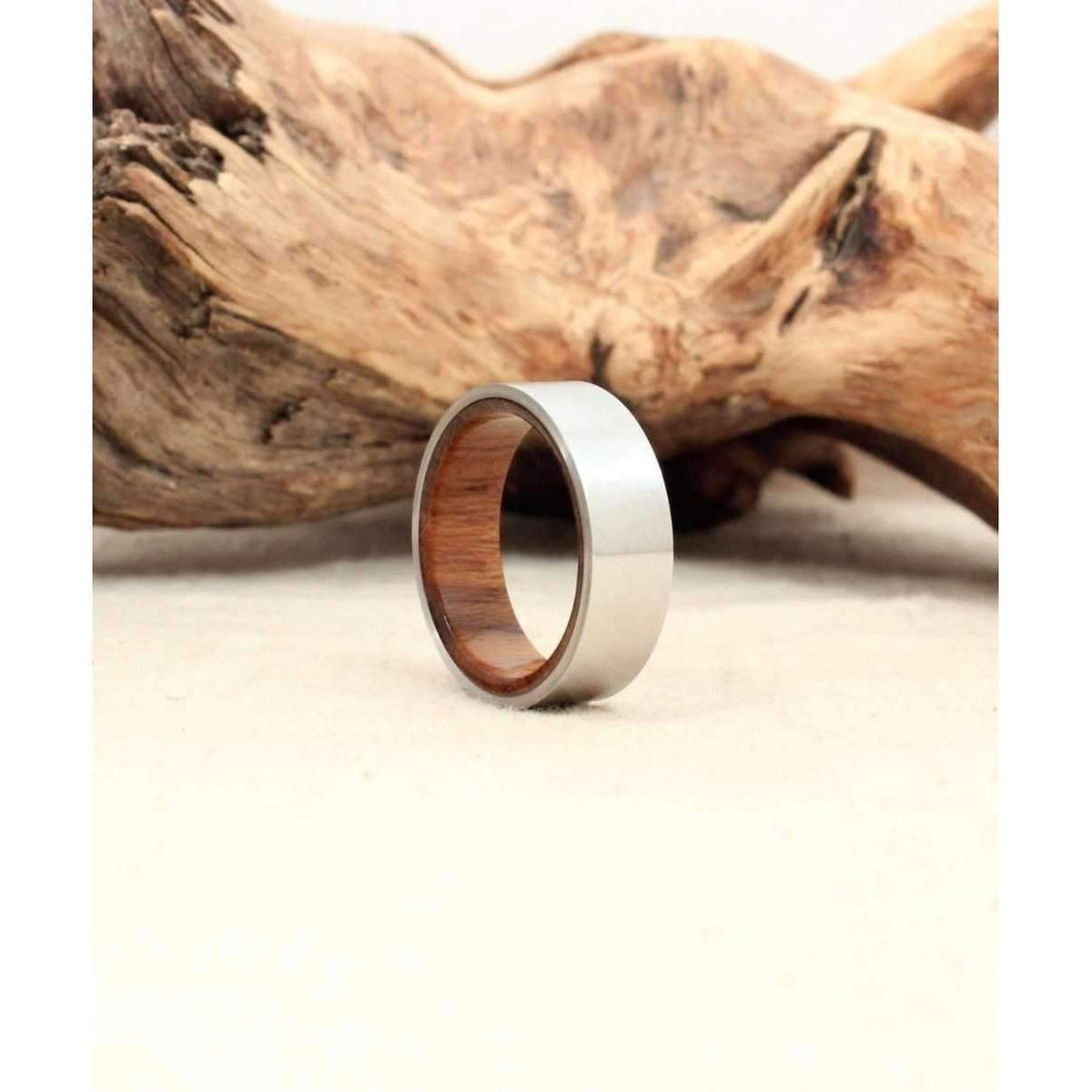 Bague en bois Poli en situation
