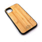 Coque iPhone en bois Oli, vue 3 sur fond blanc