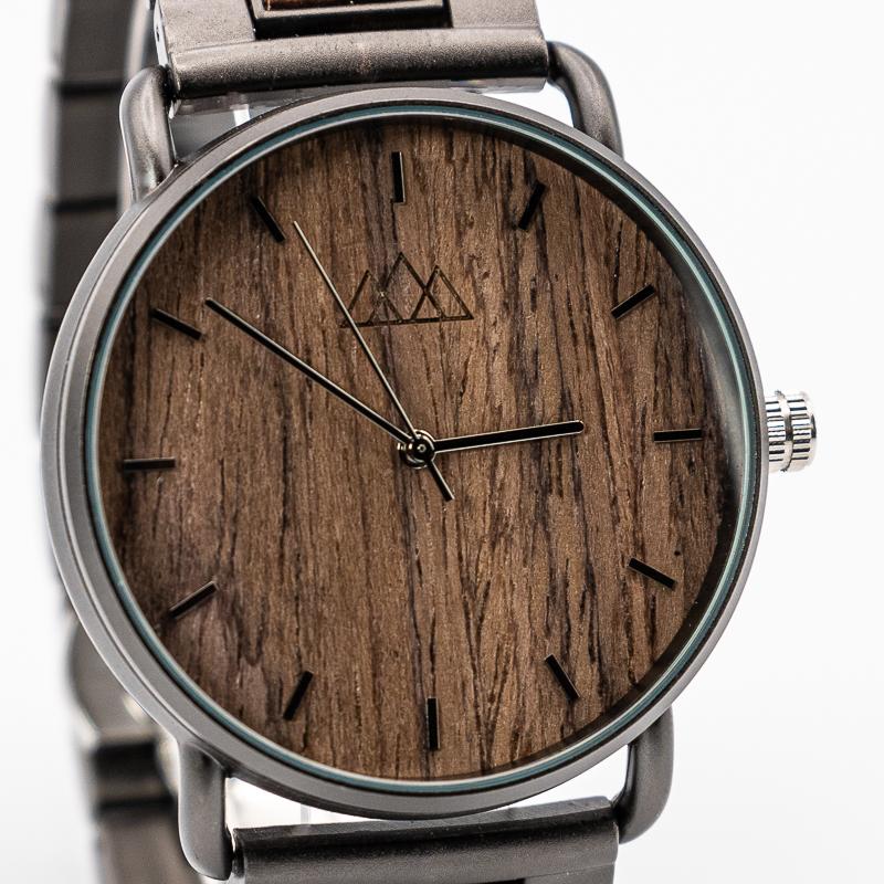 Montre en bois argentée Targone Silver en situation, photo 2