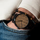 Montre en bois cadran noir mat Targone Dark en situation, photo 3
