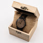 Montre en bois cadran noir mat Targone Dark en situation, photo 4