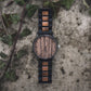 Montre en bois cadran noir mat Targone Dark en situation