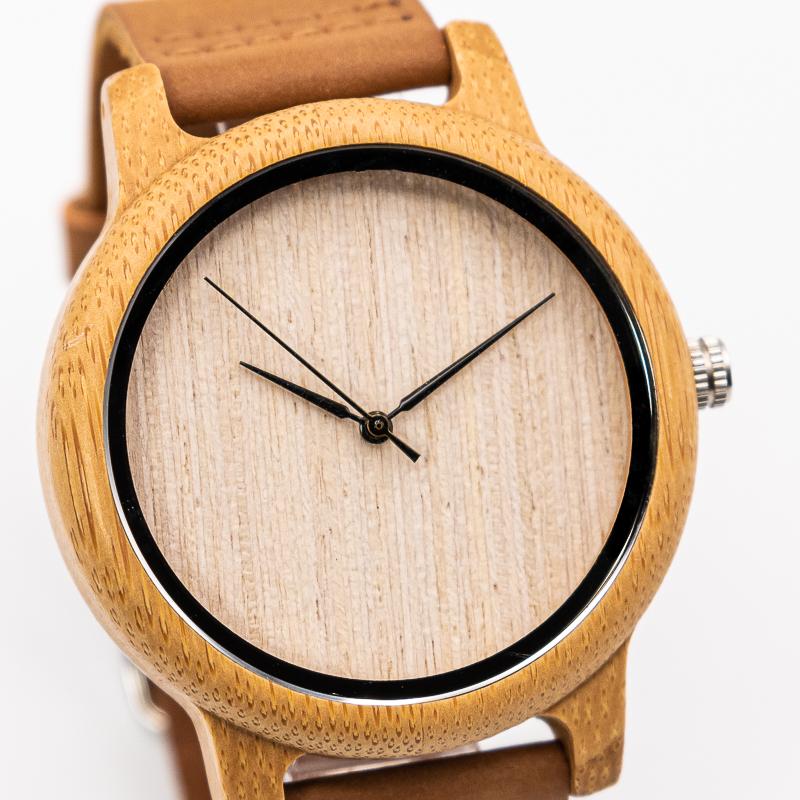 Montre en bois classique Pur en situation, photo 2