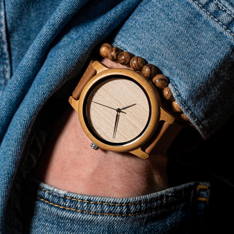 Montre en bois classique Pur en situation, photo 3