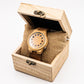 Montre Bois Design, vue 2 sur fond blanc