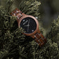 Montre en bois femme style Daily Noyer en situation