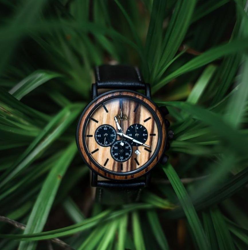 Montre en bois homme bracelet cuir Zebra Marshal Cuir en situation