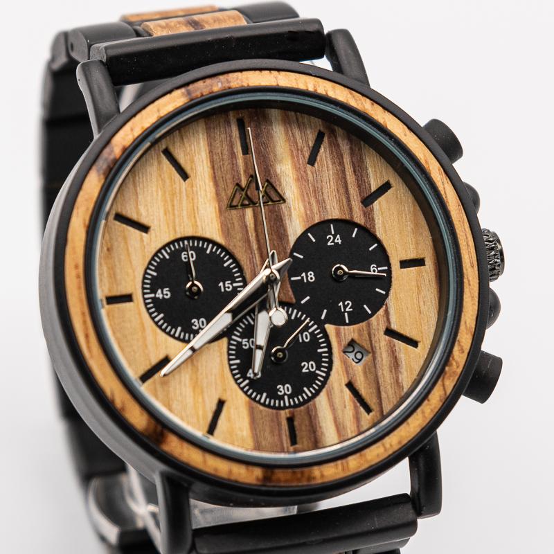 Montre en bois homme cadran noir Zebra Marshal en situation, photo 2