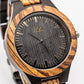 Montre en bois homme design Evasion en situation, photo 2