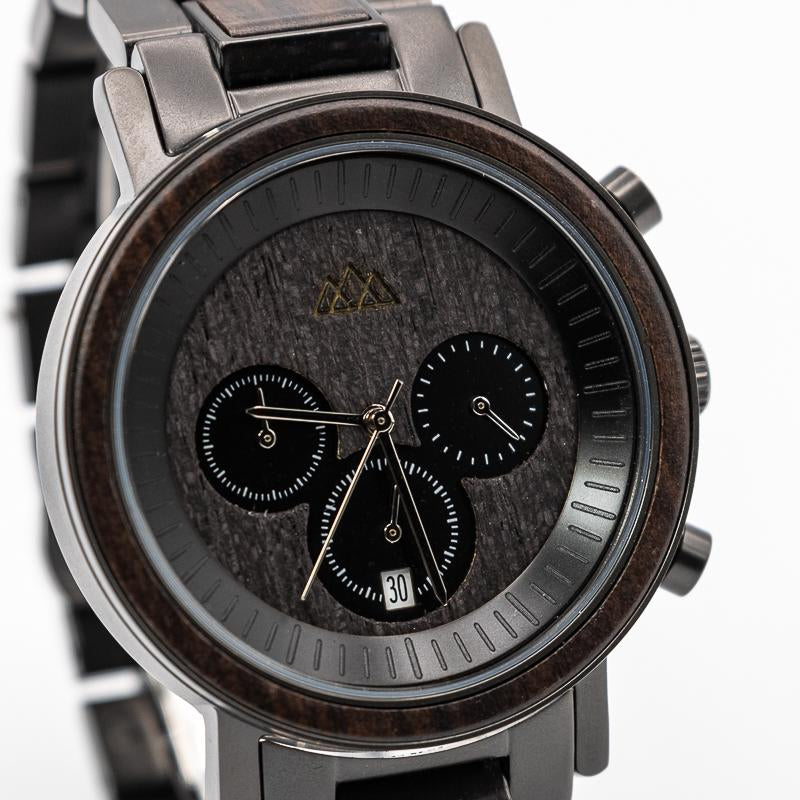 Montre en bois homme Lux Marshal Dark en situation, photo 2