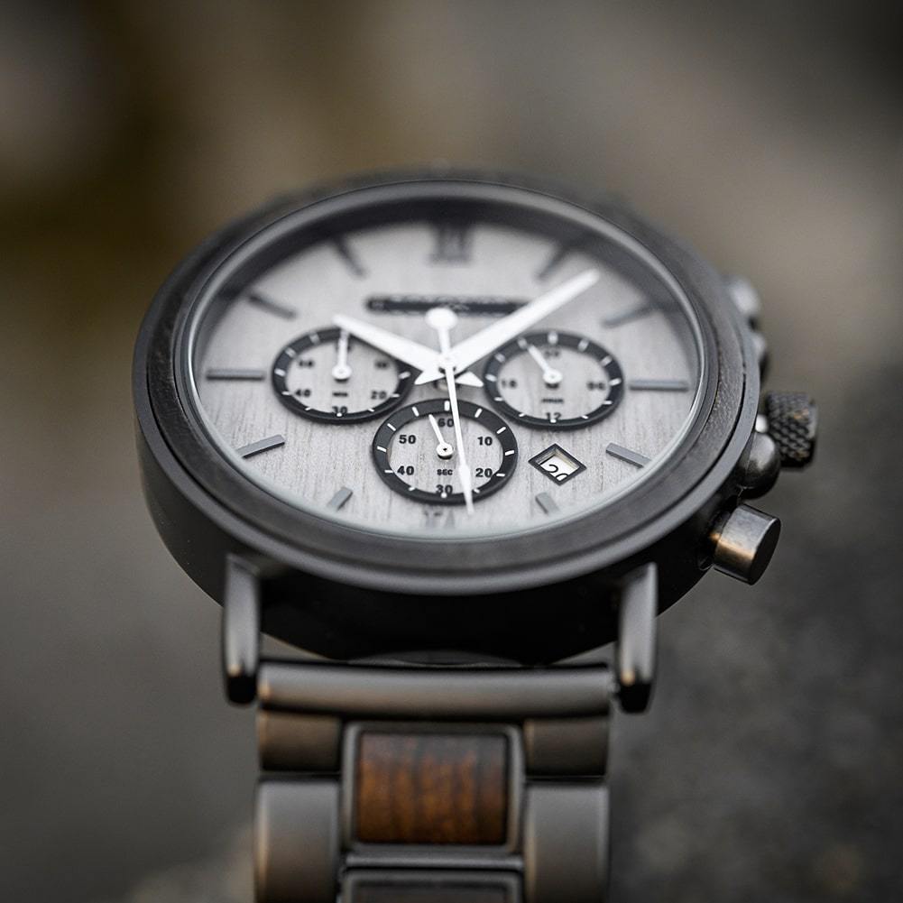 Montre en bois homme Marshal Brown Classy en situation