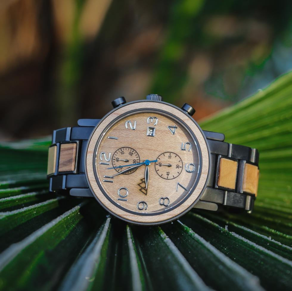 Montre en bois homme nature Forester en situation