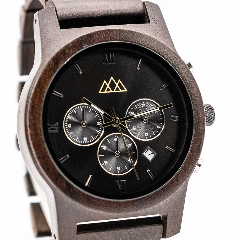 Montre bois pour homme Sport Dark en situation, photo 2