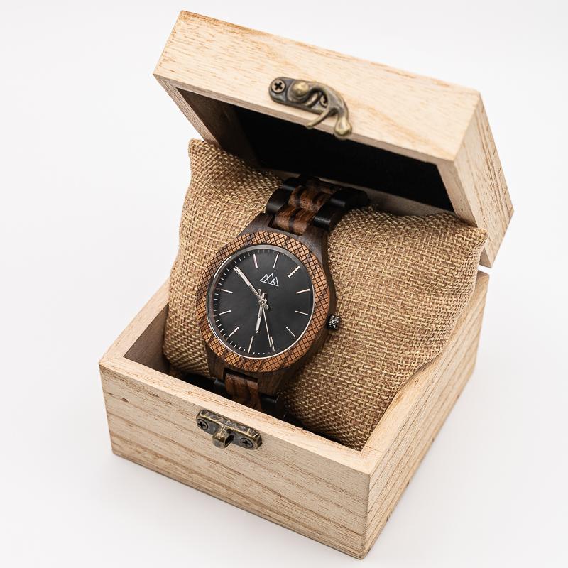 Montre en Bois Homme Wild Dark, vue 2 sur fond blanc