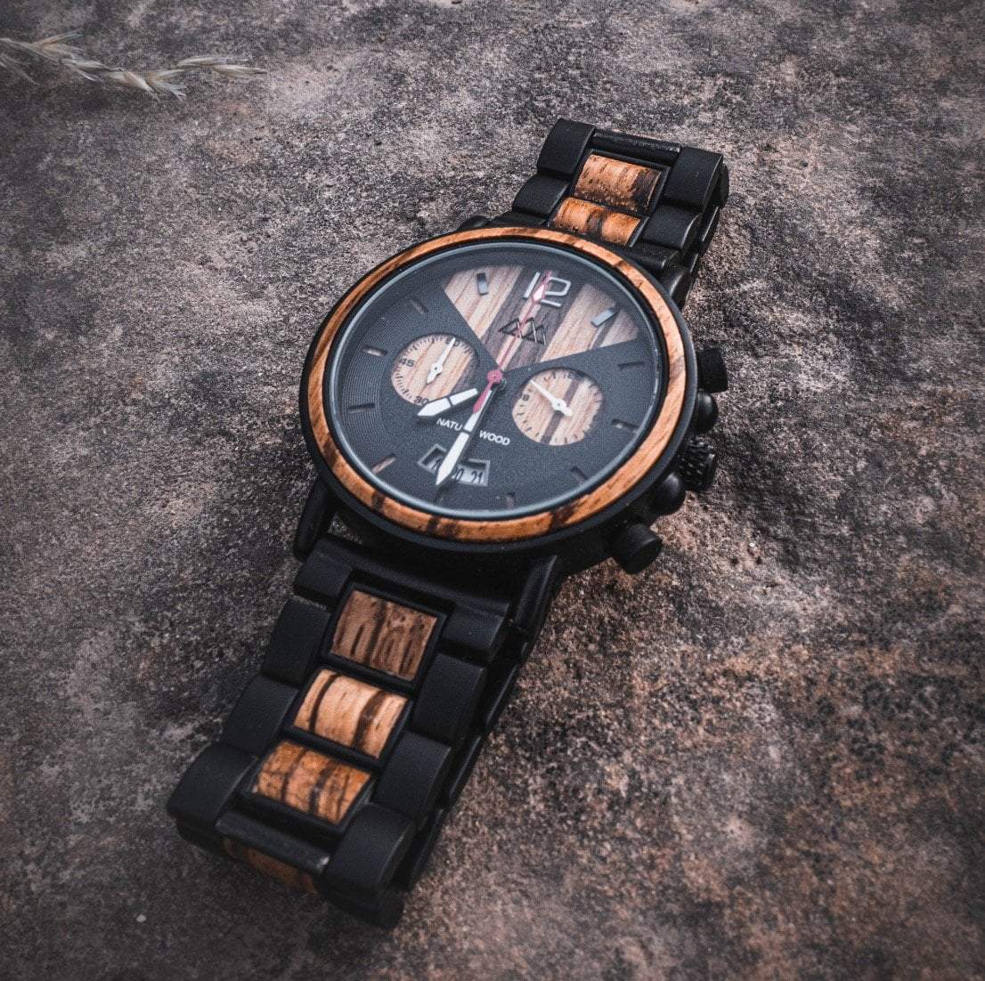 Montre en bois moderne Indiana Wood en situation