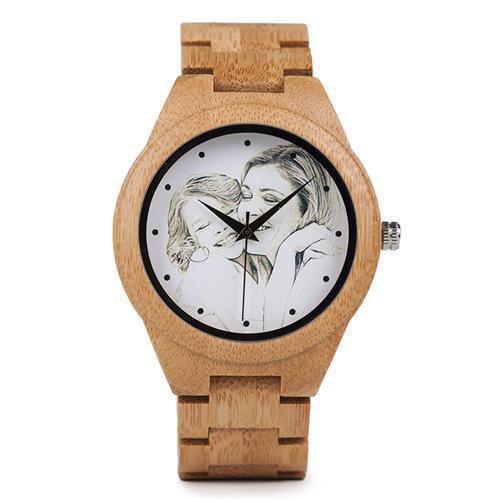 Montre en Bois Personnalisable, vue 3 sur fond blanc