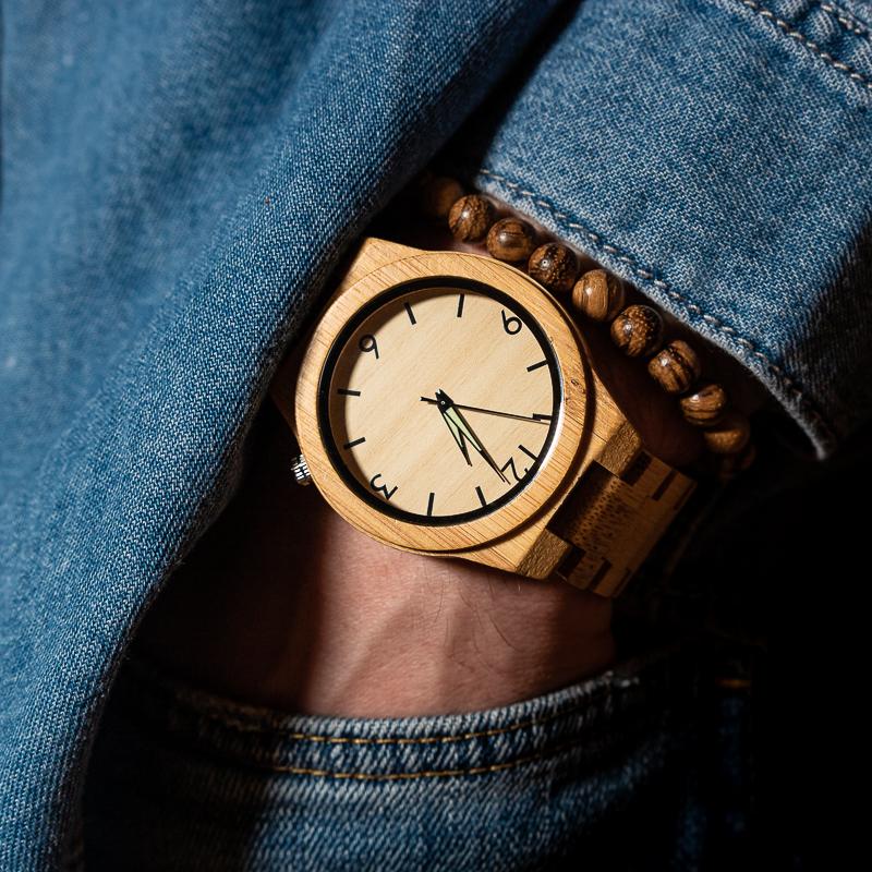 Montre en bois quartz Light Bamboo en situation, photo 3