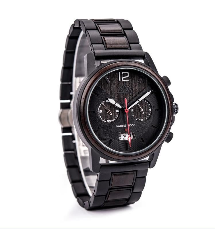 Montre en bois sport noire Indiana Black, vue 3 sur fond blanc