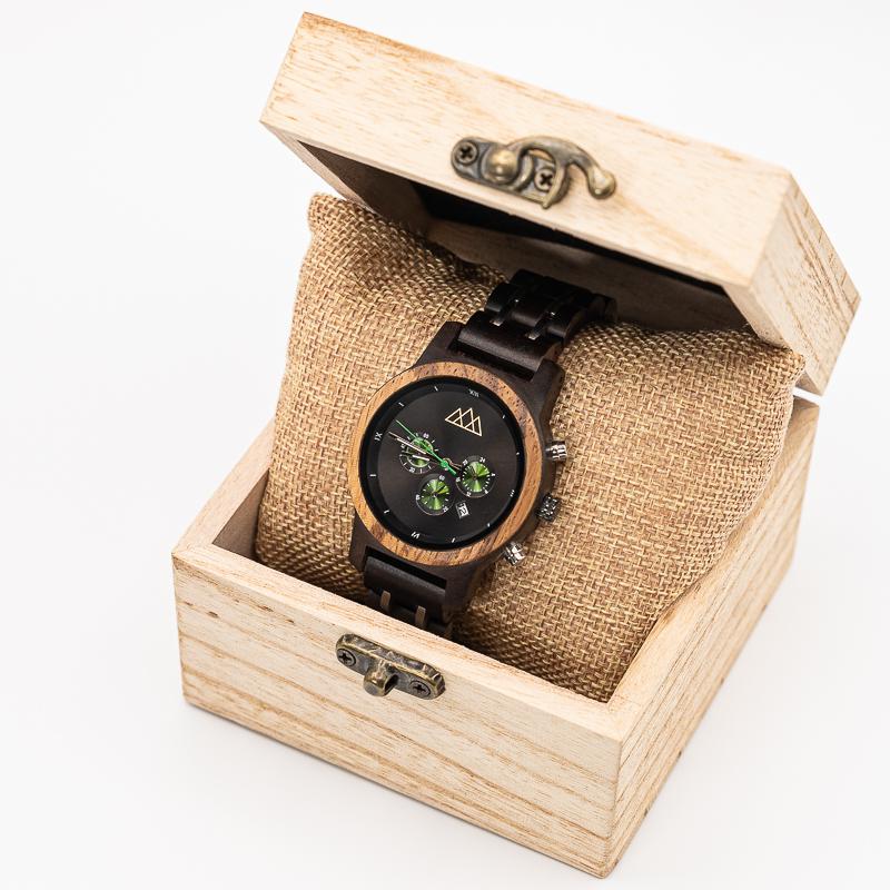 Montre en bois sport verte Outdoor Jungle, vue 2 sur fond blanc